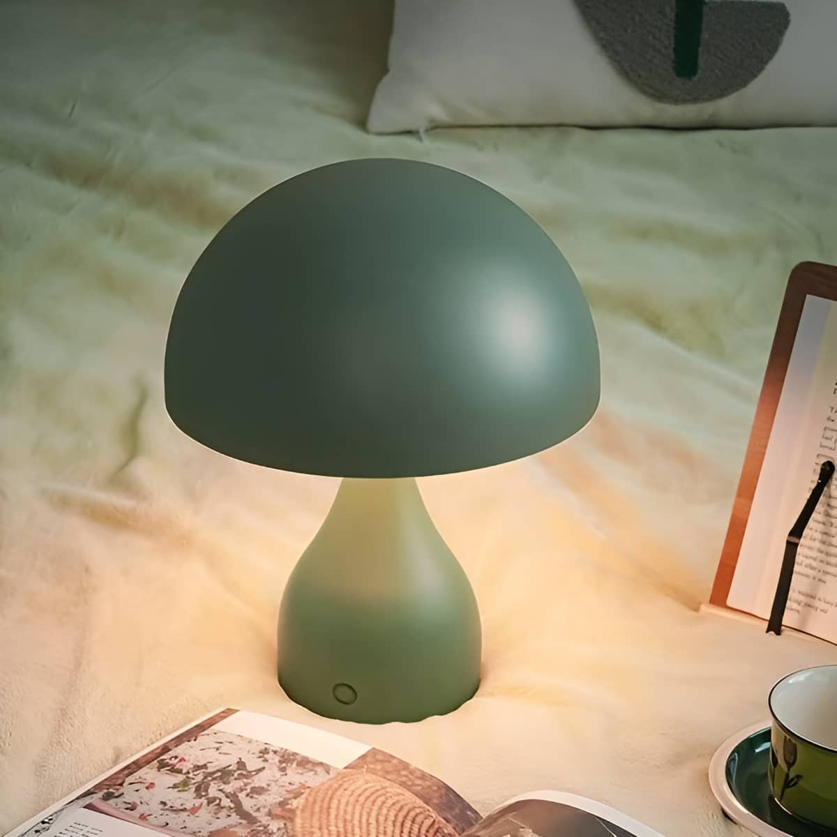 Art Deco Tischlampe aus Metall in Pilzform wiederaufladbar
