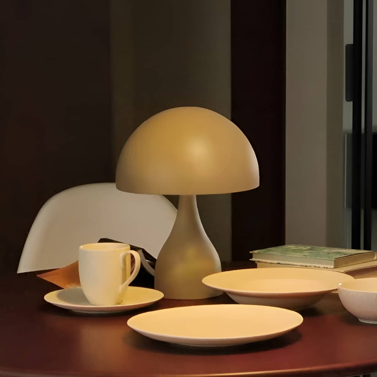 Art Deco Tischlampe aus Metall in Pilzform wiederaufladbar