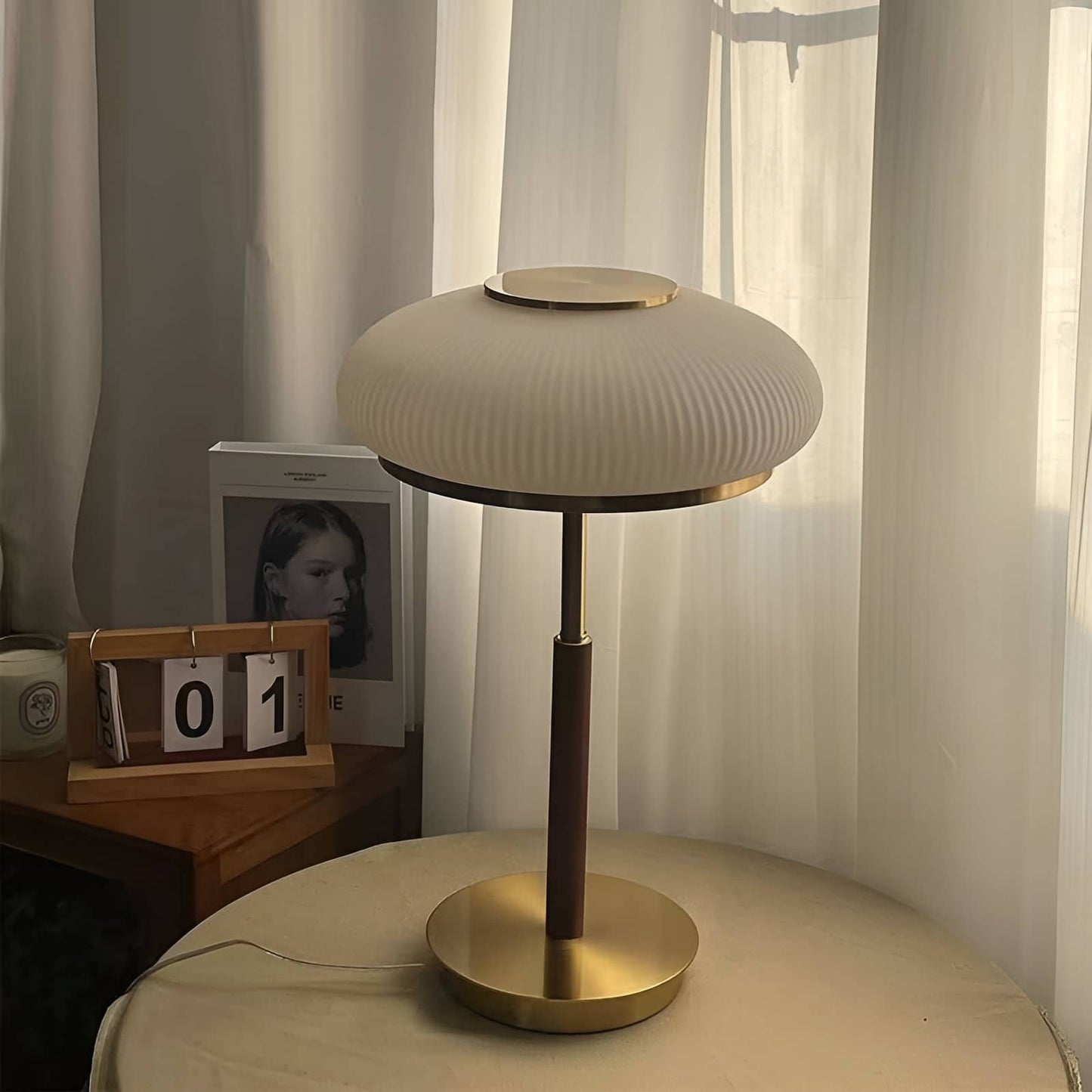 French Style Matsutake Glass Table Lamp
