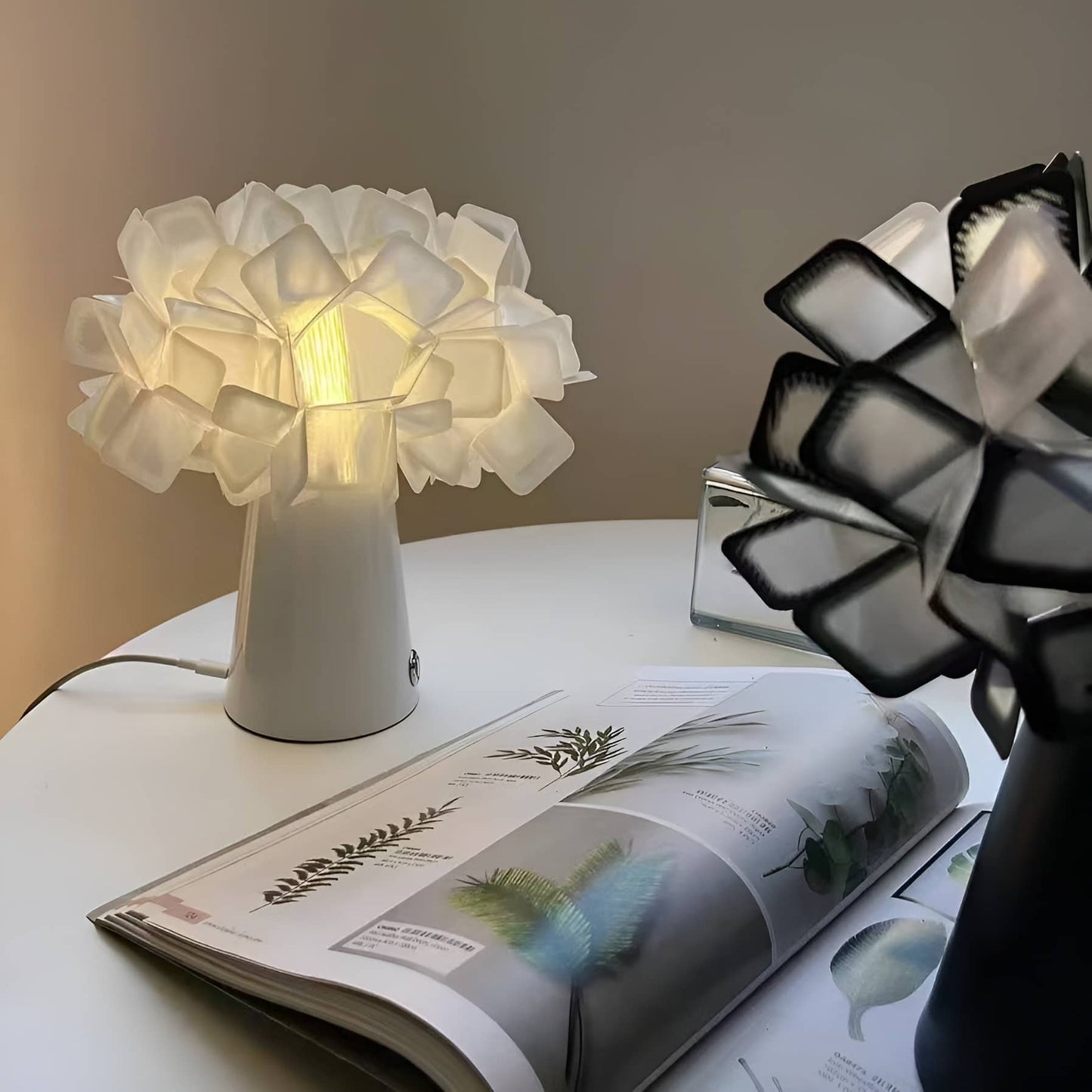 Modern Flower Art Deco Rechargeable Table Lamp
