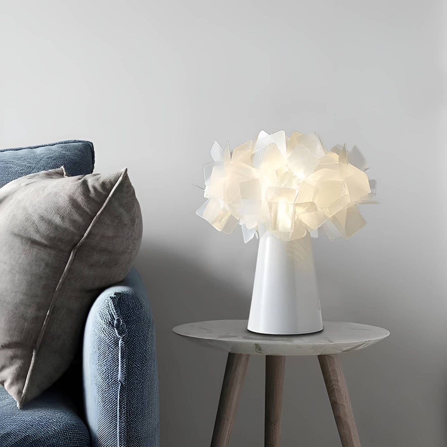 Modern Flower Art Deco Rechargeable Table Lamp