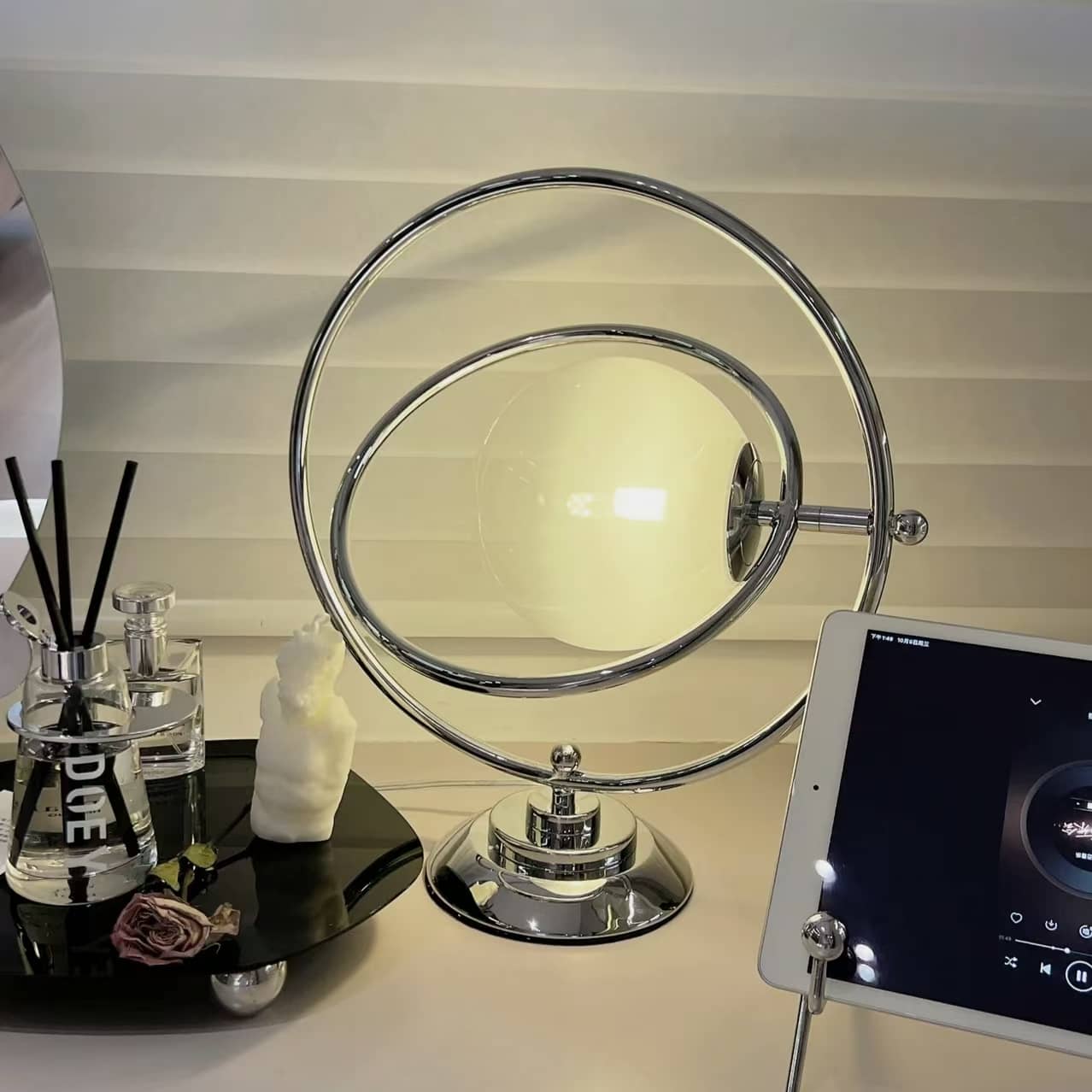 Modern Rotating Glass Globe Table Lamp