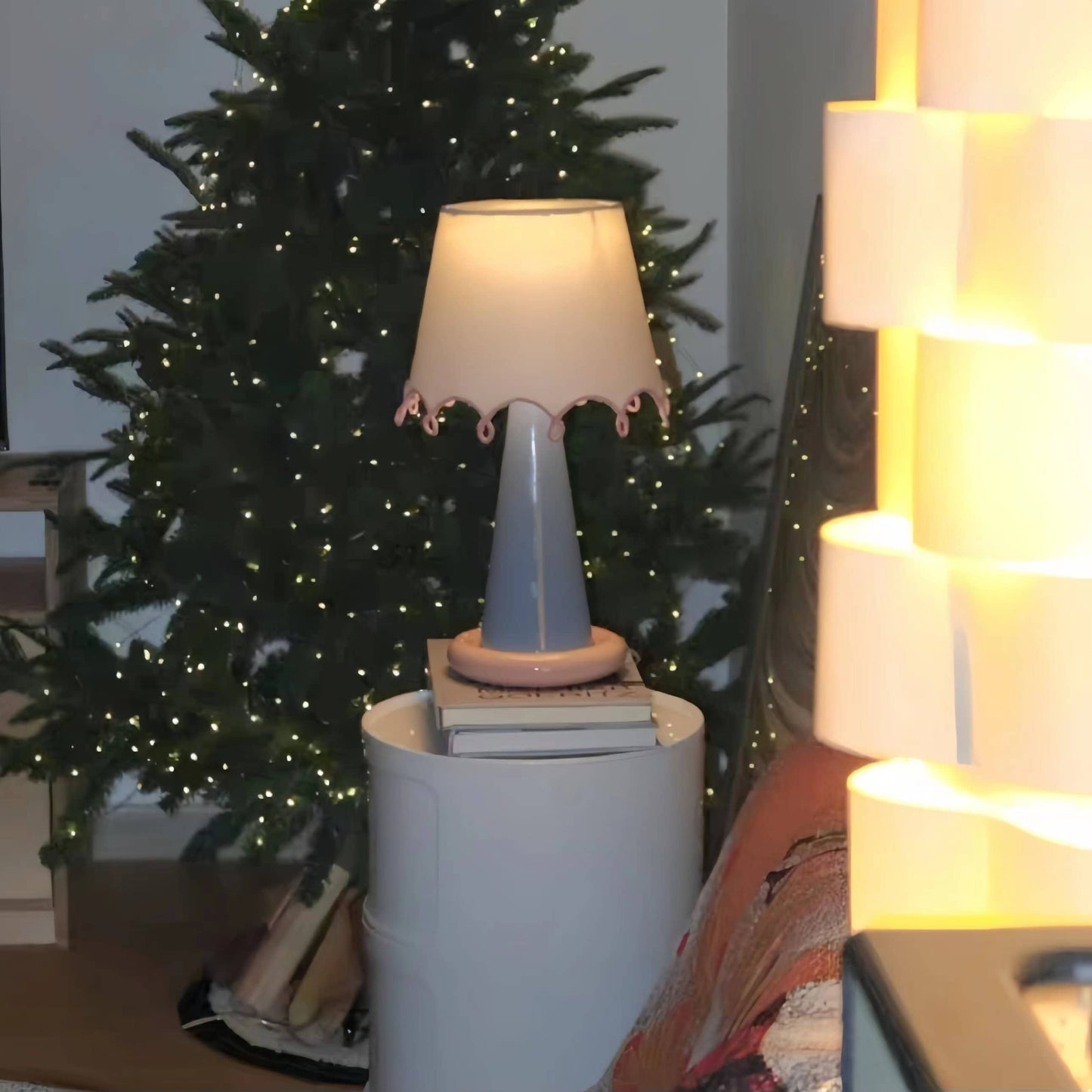 Nordic Dreamy Cream Cloth Table Lamp