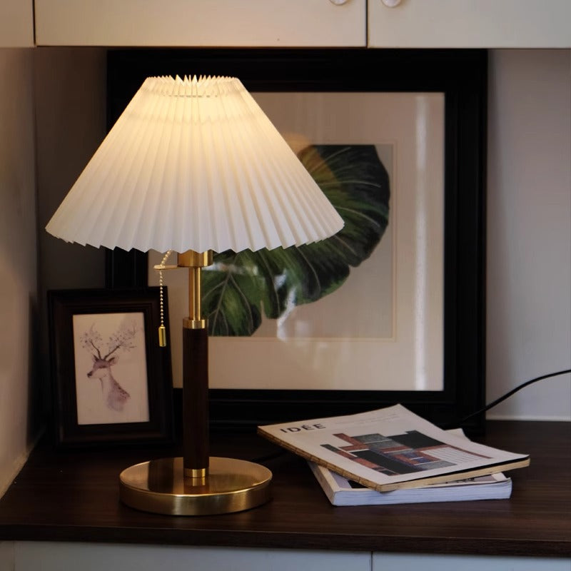 Nordic Retro Pleated Table Lamp