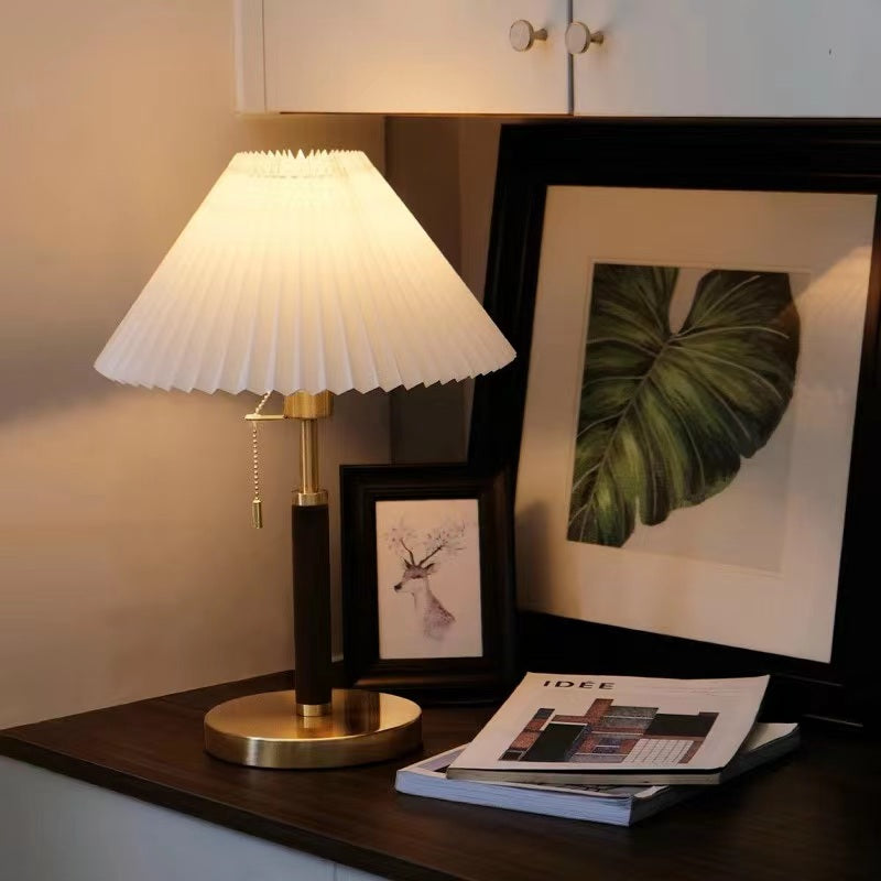 Nordic Retro Pleated Table Lamp