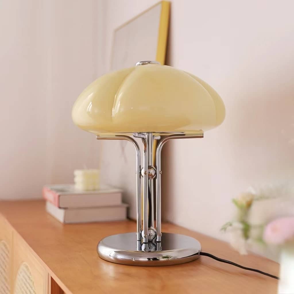Nordische Bauhaus Tischlampe aus Kürbisglas
