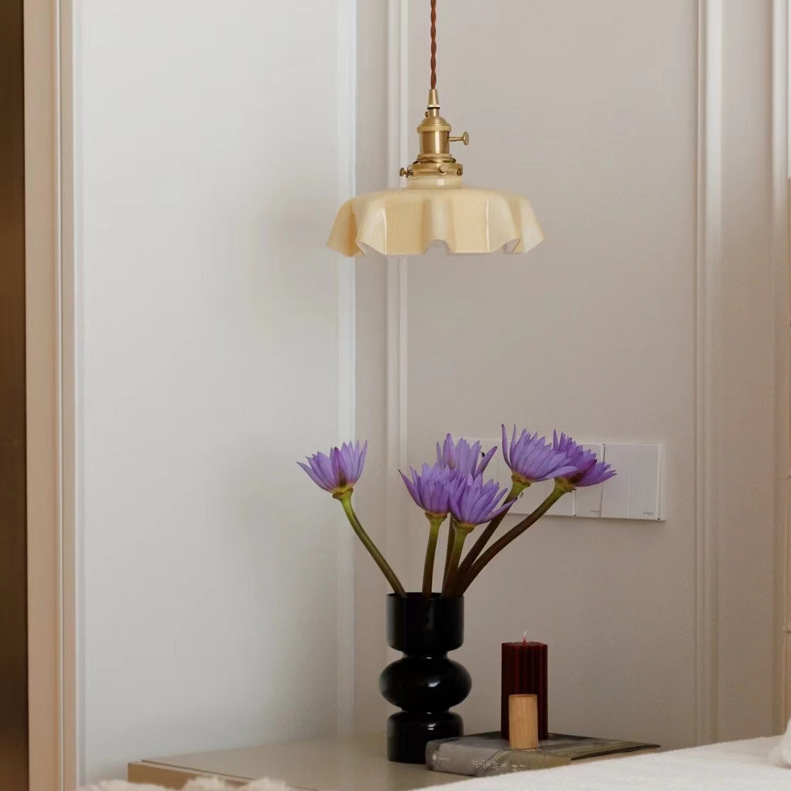 Suspension Fleur en Verre Crème Rétro