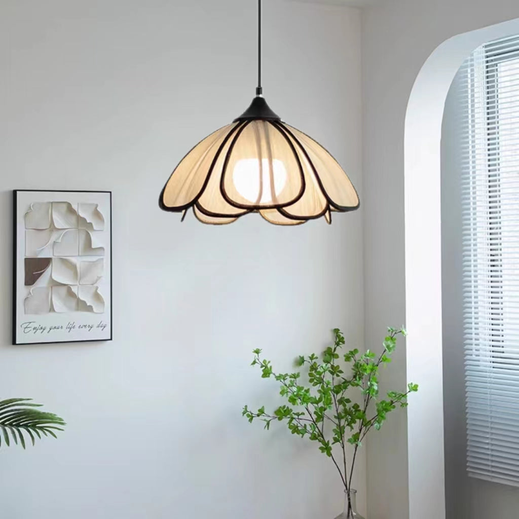 Retro Weaving Rattan Petal Pendant Lamp