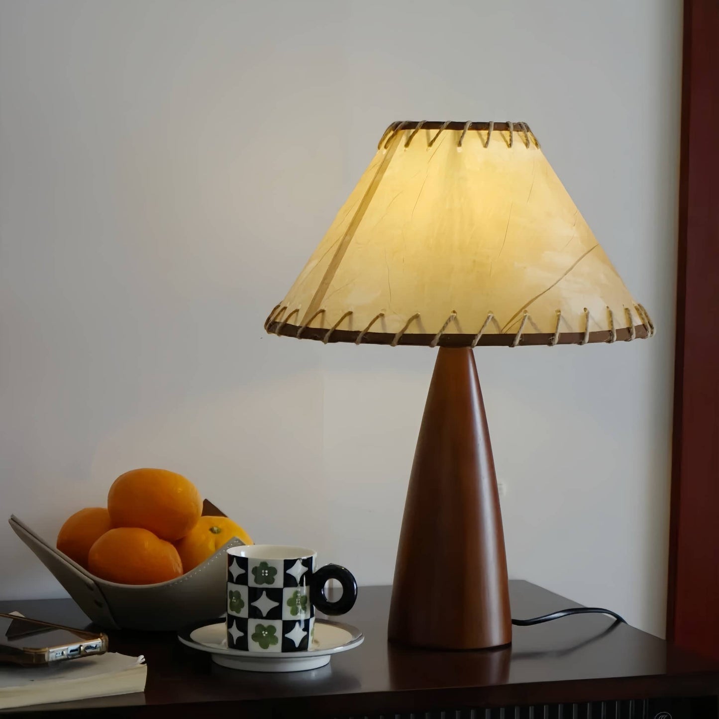 Retro Decorative Walnut Wooden Table Lamp