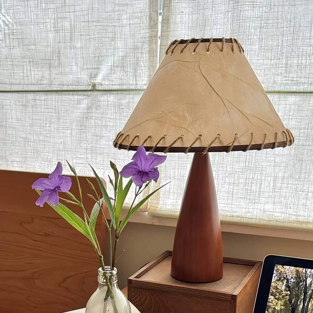 Retro Decorative Walnut Wooden Table Lamp