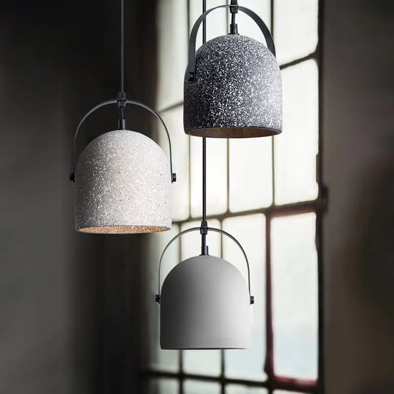 Lampe à suspension industrielle vintage en fer et ciment