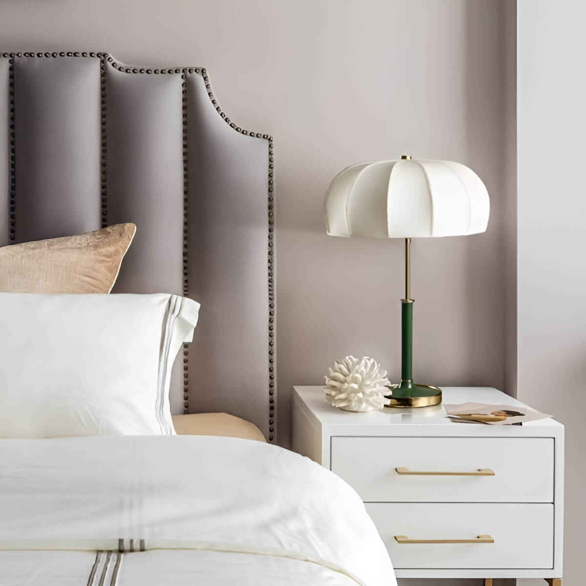 Classic Retro White Cloth Large Bedside Table Lamp