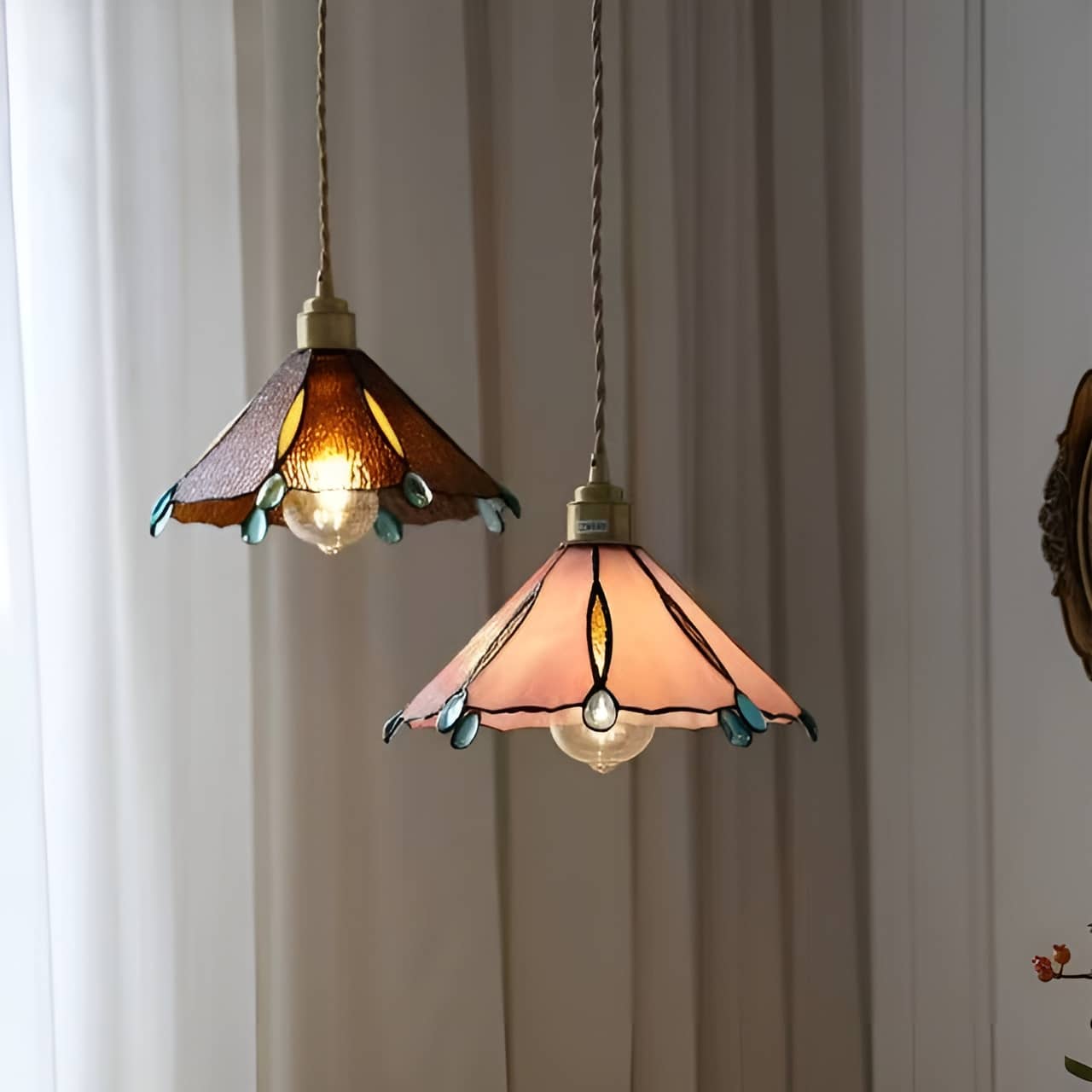 Colorful Teardrop Edge Tiffany Pendant Light