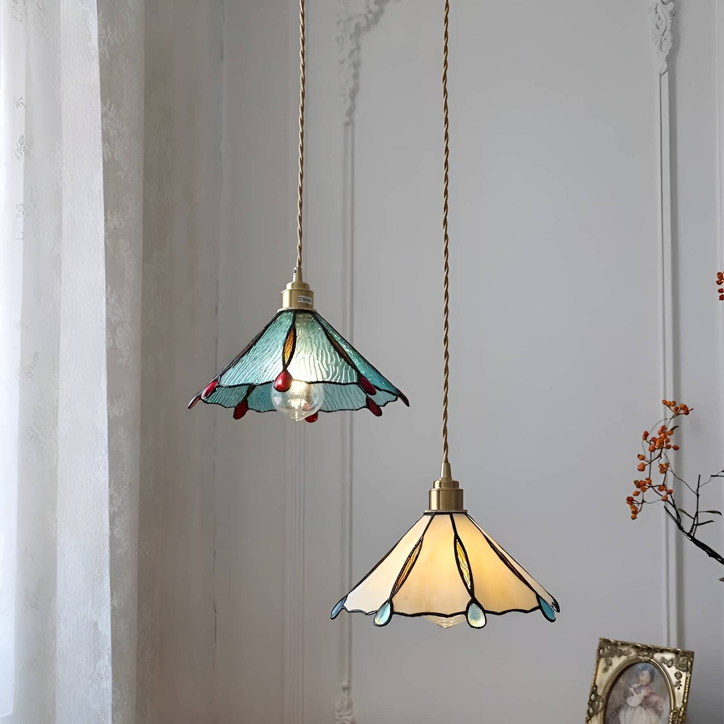 Colorful Teardrop Edge Tiffany Pendant Light