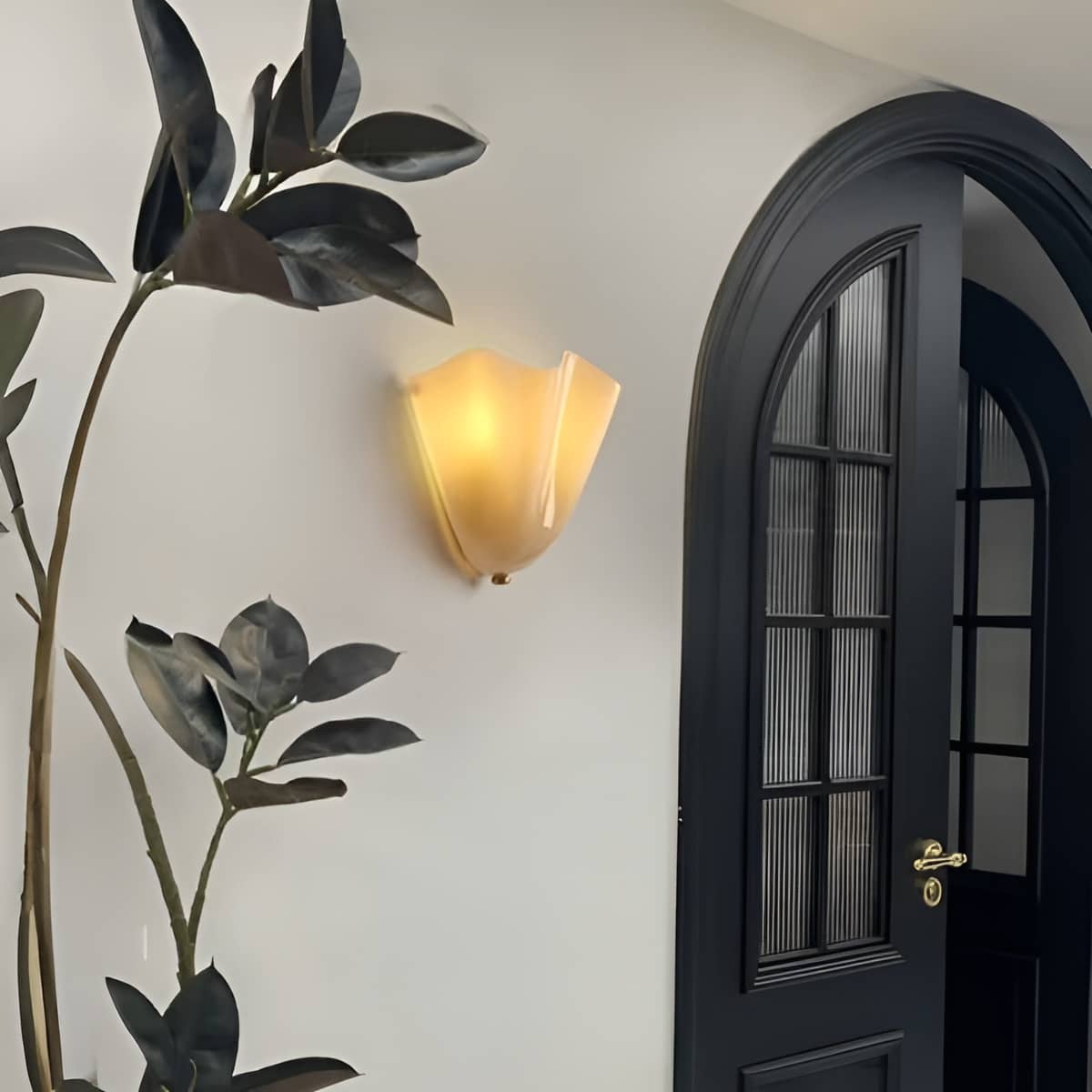 Curved Petal Retro Glass Wall Light for Hallway