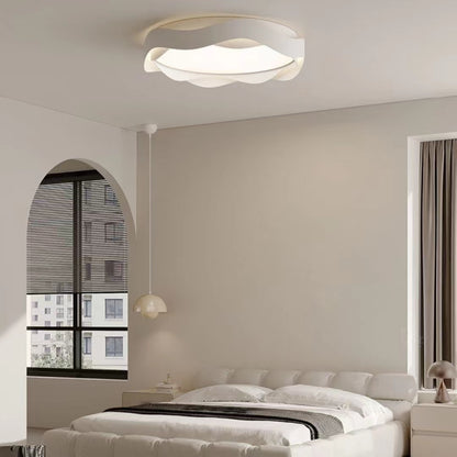 Macaron Style Wavy Edge Flush Mount Ceiling Lamp