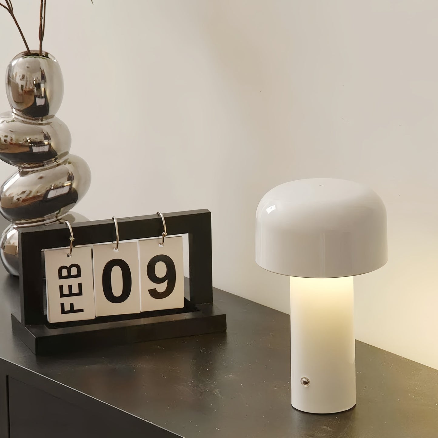 Minimalist Mushroom LED Rechargeable Table Lamp