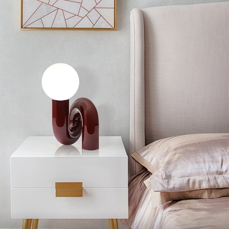 Modern Creative Neotenic Resin Table Lamp