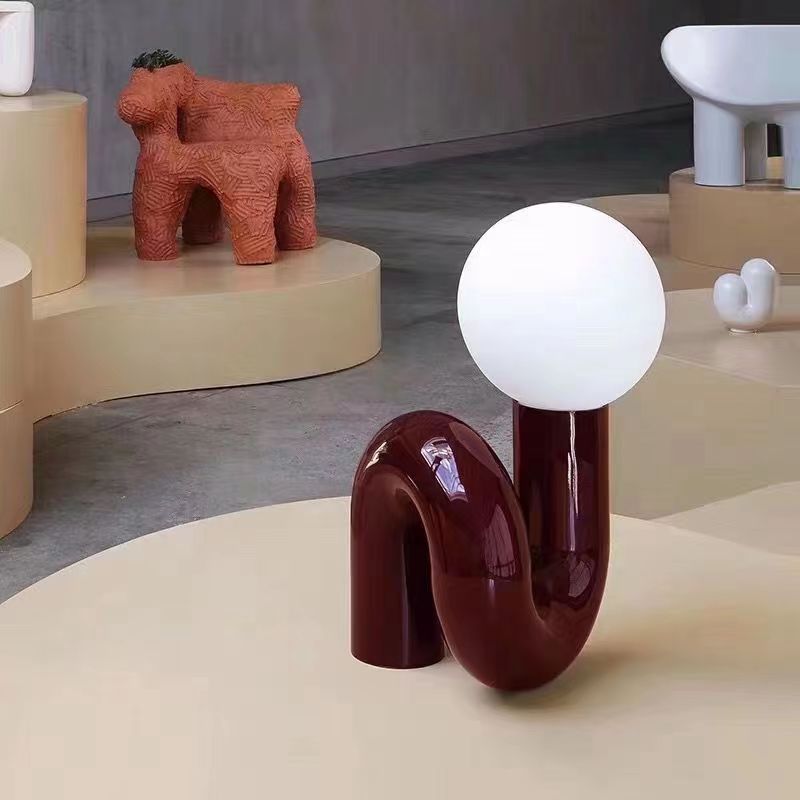 Modern Creative Neotenic Resin Table Lamp