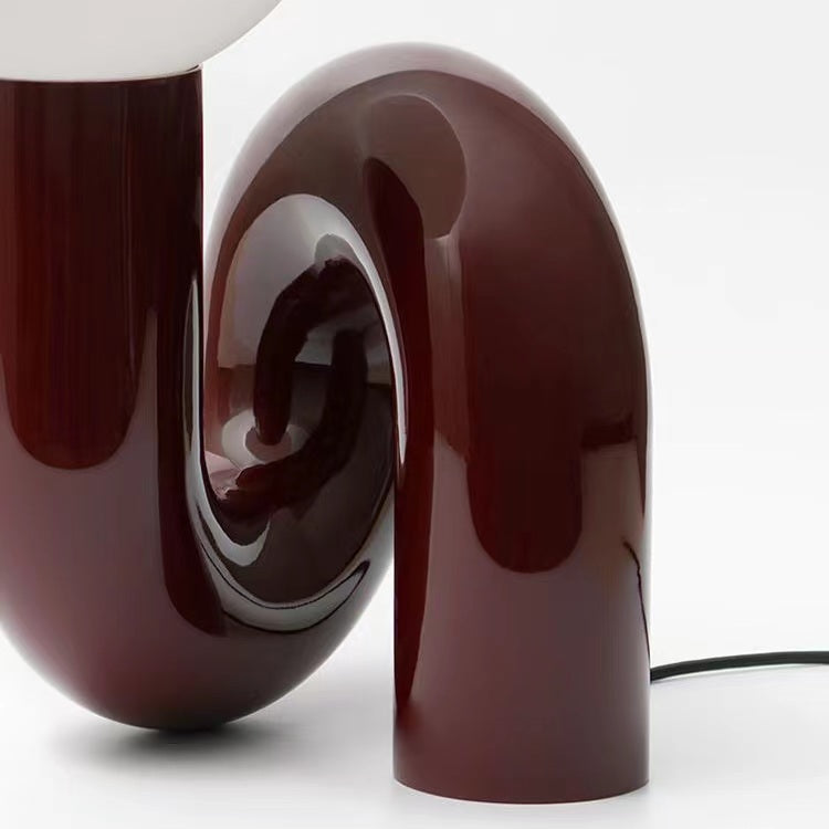 Modern Creative Neotenic Resin Table Lamp