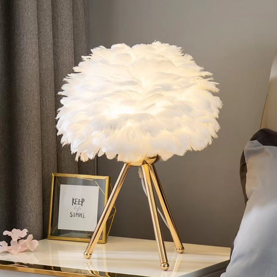 Modern Feather Art Deco Table Lamp