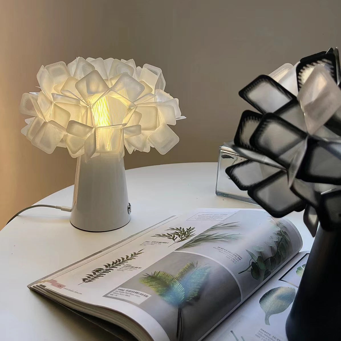 Modern Flower Art Deco Rechargeable Table Lamp