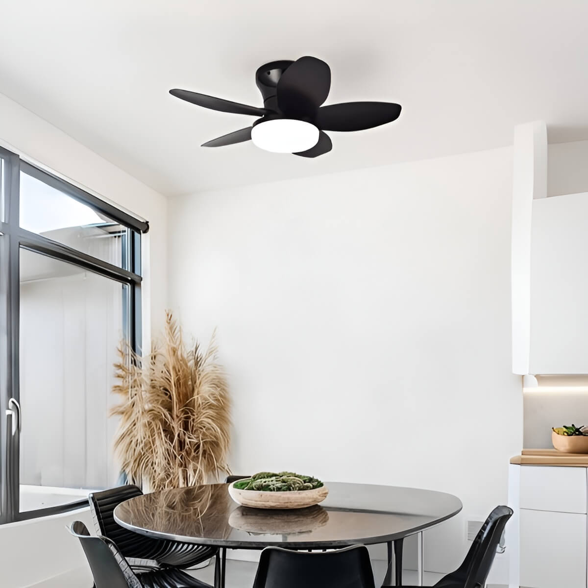 Ventilateur plafond avec lumière et télécommande moderne et minimaliste à 5 pales