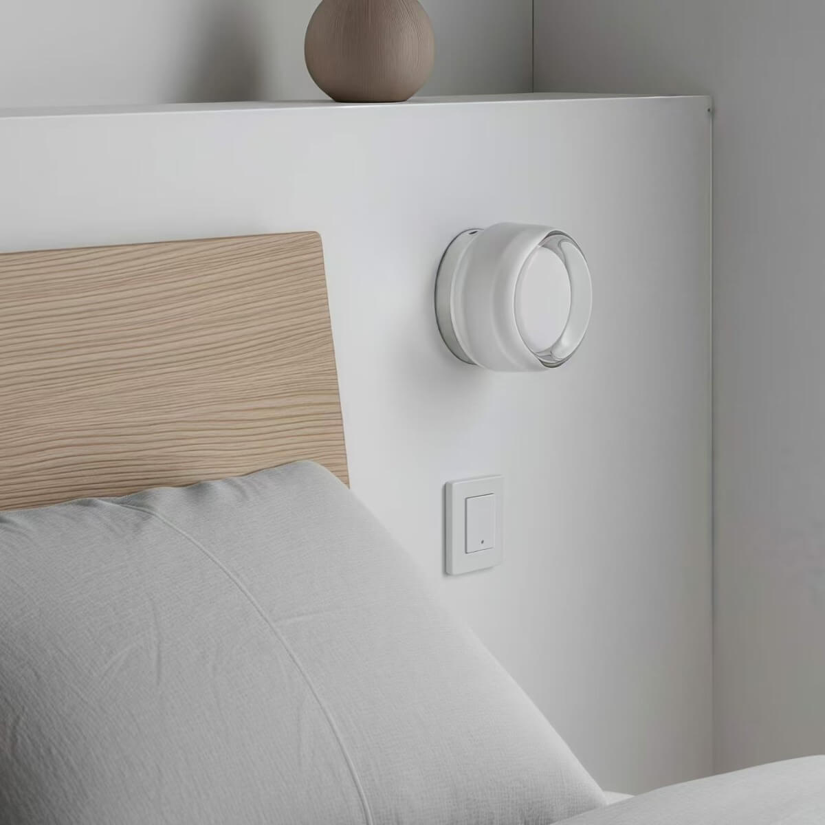 Modern Minimalsit LED Bathroom Wall Light with Glass Shade