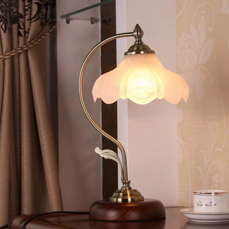 Retro Classic Flower Glass Table Lamp