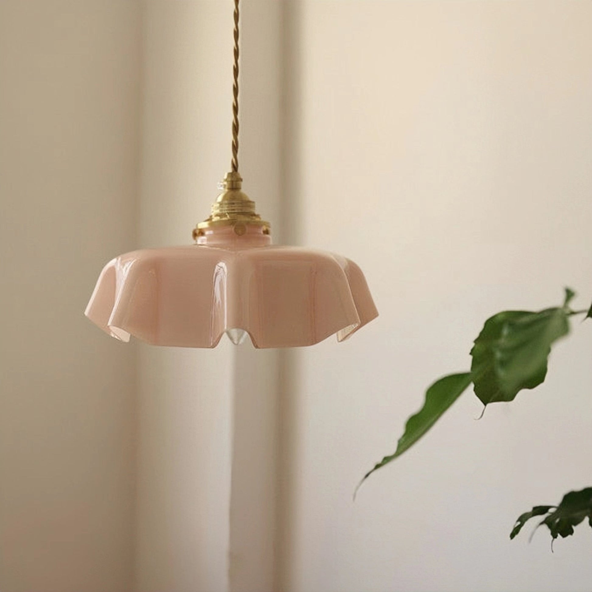 Retro Cream Flower Glass Pendant Lamp