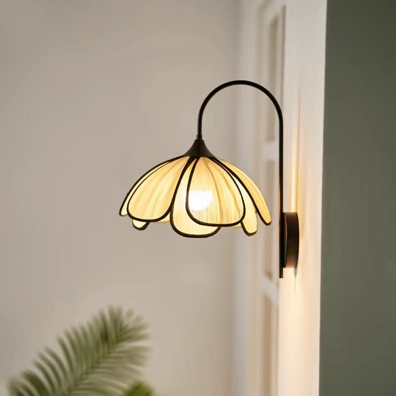 Retro Weaving Rattan Petal Wall Sconce