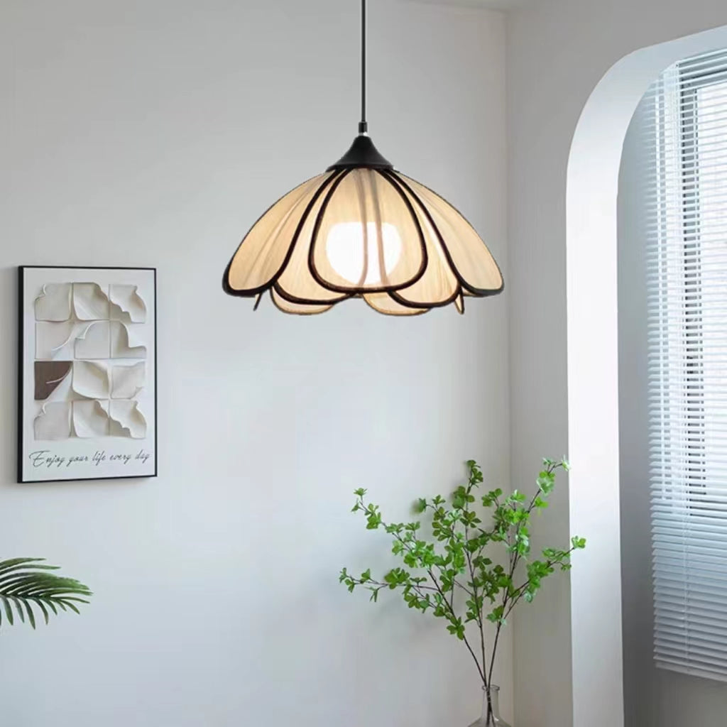 Retro Weaving Rattan Petal Pendant Lamp