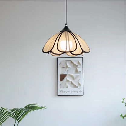 Retro Weaving Rattan Petal Pendant Lamp