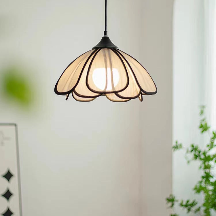 Retro Weaving Rattan Petal Pendant Lamp