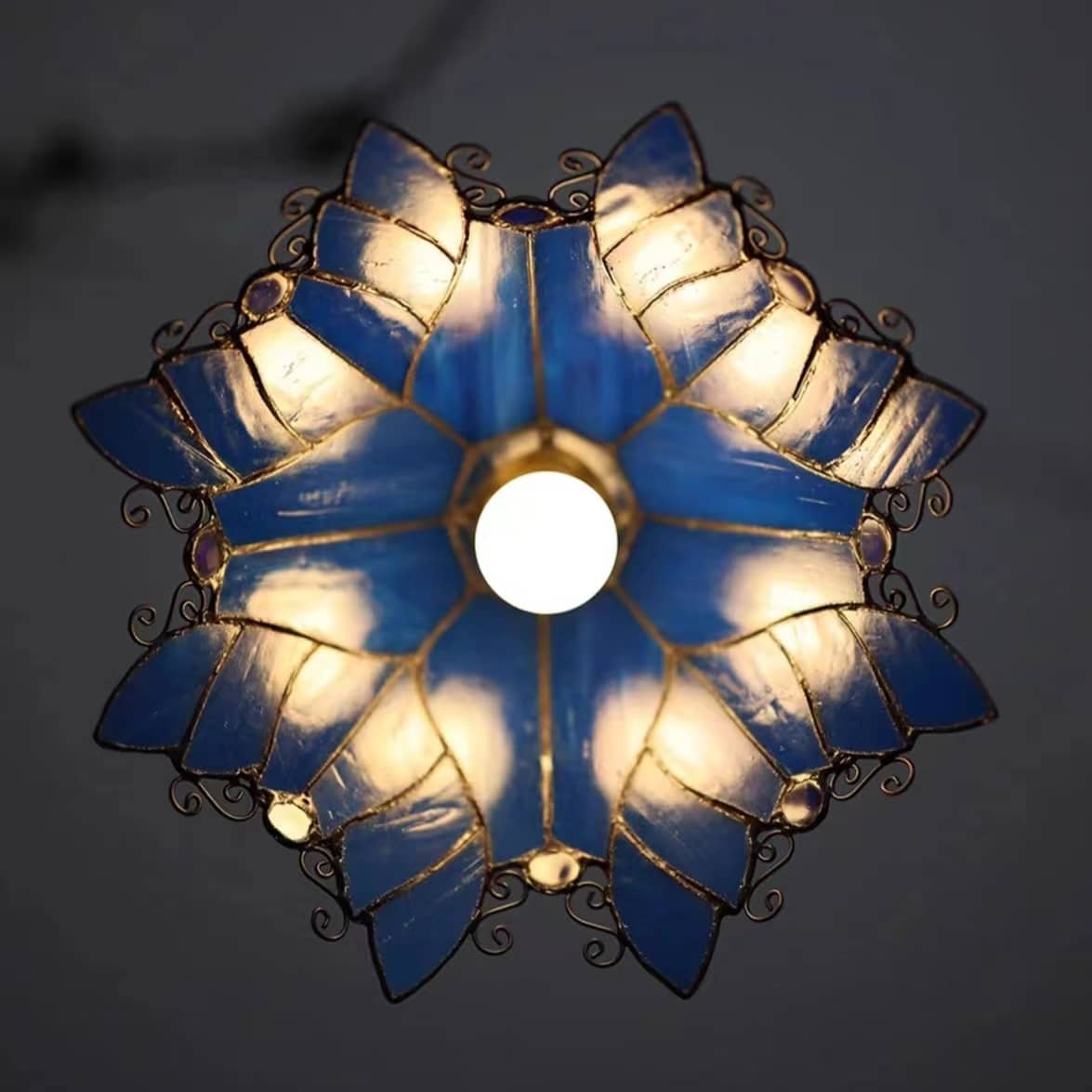 Tiffany Leaf Stained Glass Pendant Light