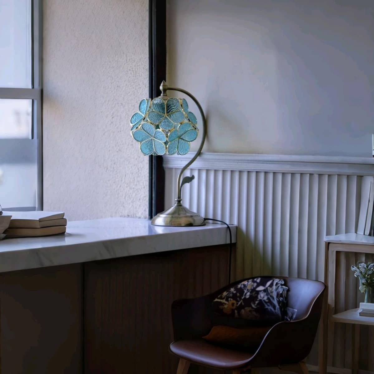 Vintage Romantic Flower Petal Glass Table Lamp