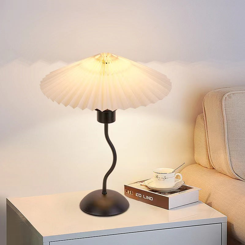 Vintage Creative Pleated Fabric Table Lamp