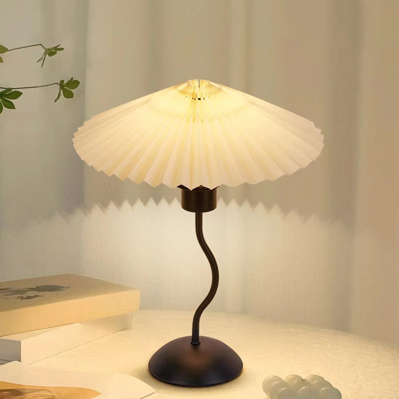 Vintage Creative Pleated Fabric Table Lamp