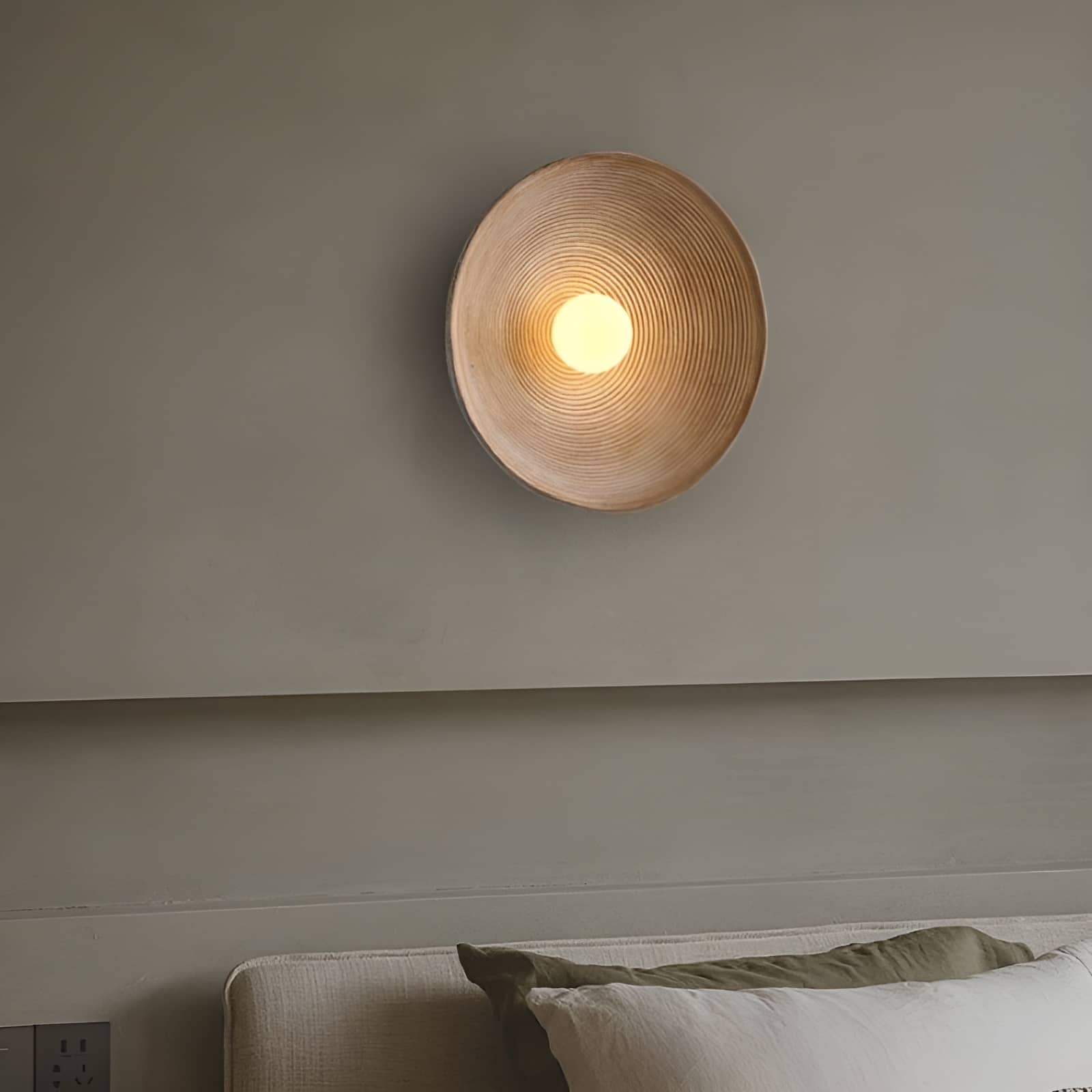 Vintage Swirl Style Resin Wall Sconce